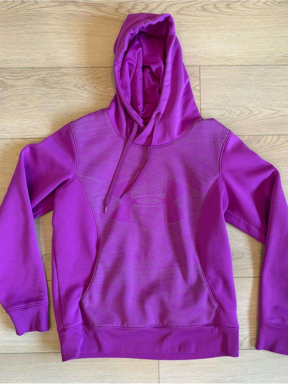 Under Armour Women's Size Medium Magenta Hooded Pullover Sweatshirt